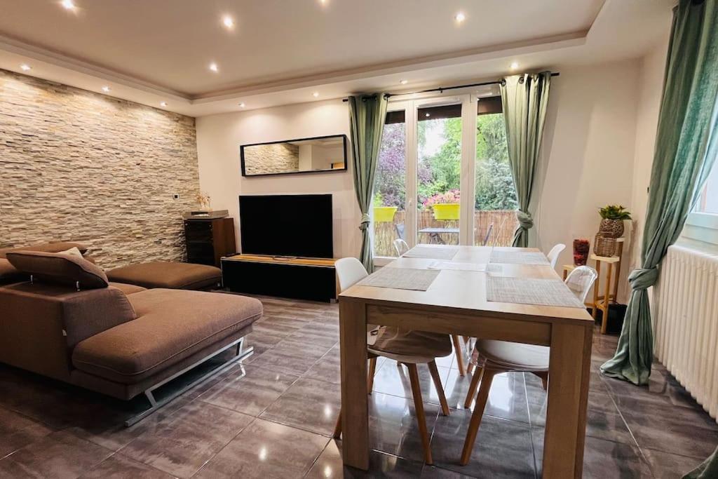 Appartement Proche Centre Ville Avec Parking Gratuit Анси Экстерьер фото
